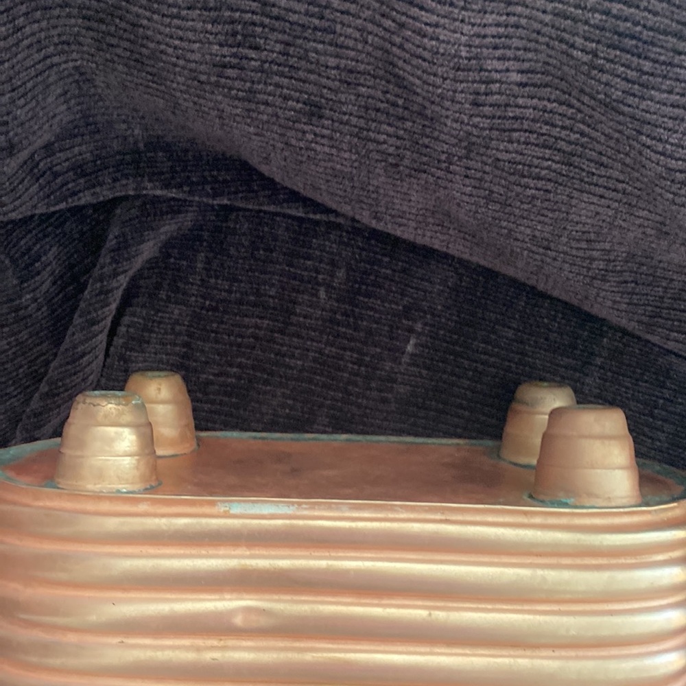 Vintage solid copper planter. - Picture 3 of 6